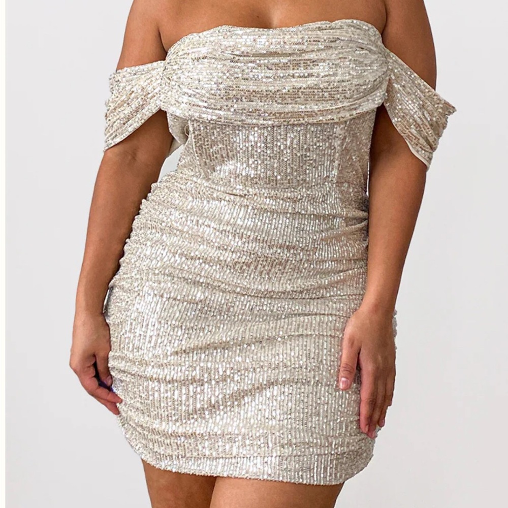 PrettyLittleThing CREAM SEQUIN BARDOT BODYCON DRESS